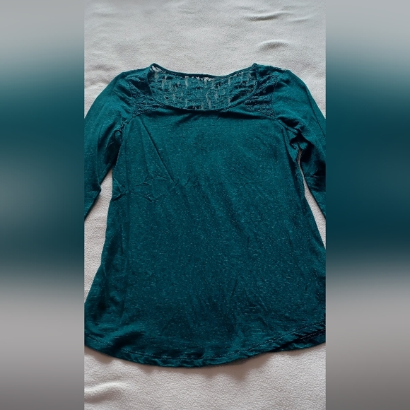 Green 3/4-sleeve lace yoke t-shirt/top (NEW) - Picture 5 of 5